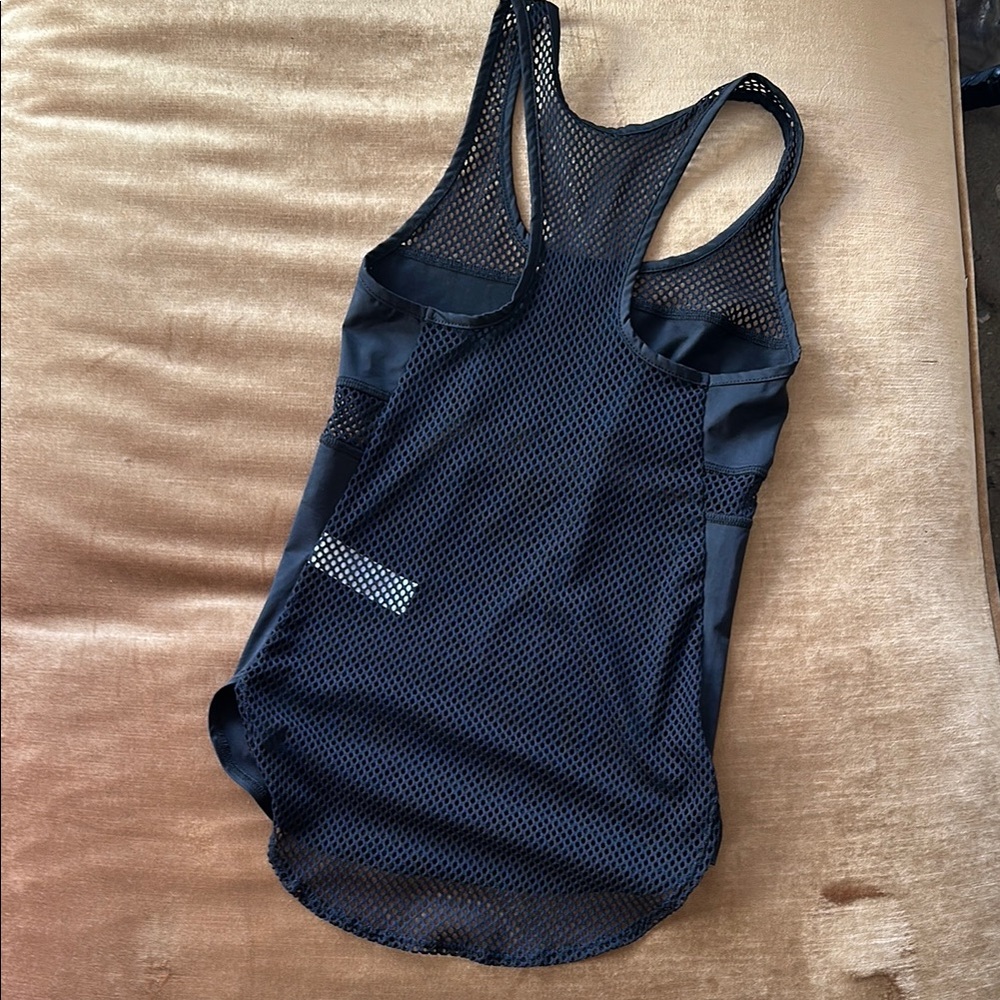 Black Mesh Tank Top Cooling High performance fabric